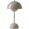 Lampe de table sans fil FlowerPot Matt White VP9 by Verner Panton - &Tradition