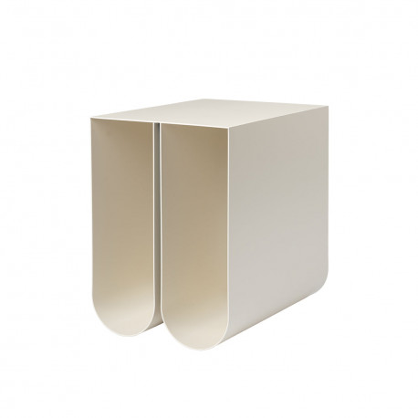 Table d'appoint "Curved" en métal beige - Kristina Dam Studio