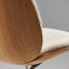 Chaise "Beetle" assise et dossier tapissés / Extérieur noyer / Pieds Chromés noir - Gubi