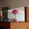 Lampe de table sans fil FlowerPot Matt White VP9 by Verner Panton - &Tradition
